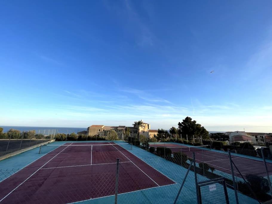 St-Pierre-La-Mer, Bel Appartement A Dans Residence Avec Piscine Et Tennis Entre 5 Et 10 Min De La Plage Fleury  Exterior foto